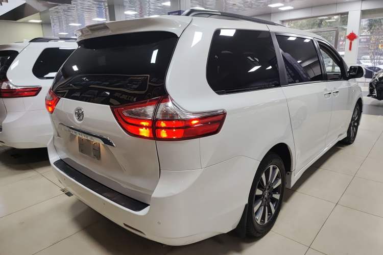 Used Toyota Sienna 2019 3.5L Four-Wheel Drive Limited 7-Seater Canadian Version