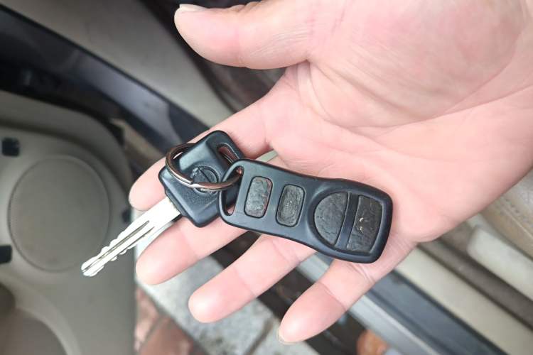 Used Nissan Sylphy 2012 Classic 1.6XE Manual Comfort Edition Vehicle Key