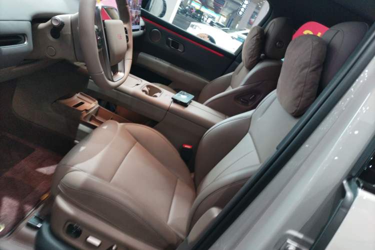 Used Li Auto Li Auto i6 2025 Model Two-Wheel-Drive Standard Type
