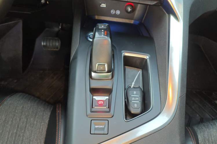 Used Peugeot 5008 2017 380THP 7-Seater Elite Edition
