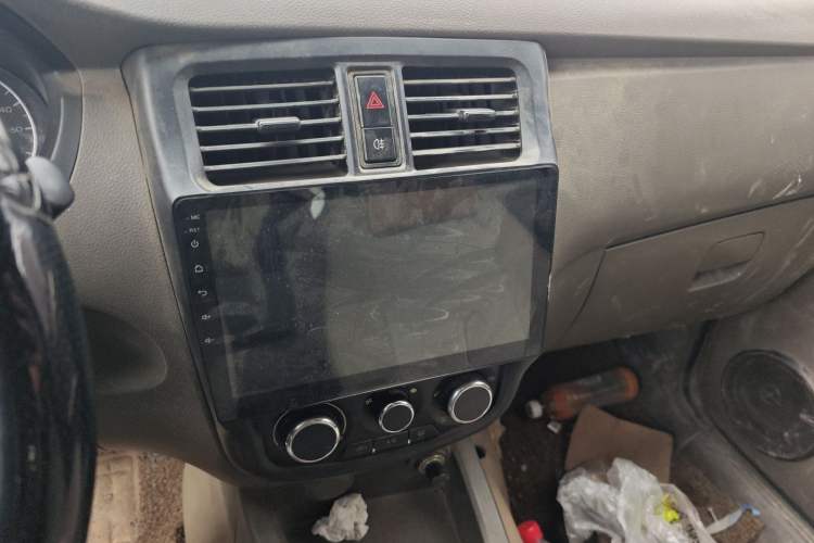 Used Wuling Rongguang V 2015 1.5L Practical Version Audio And AC Panel