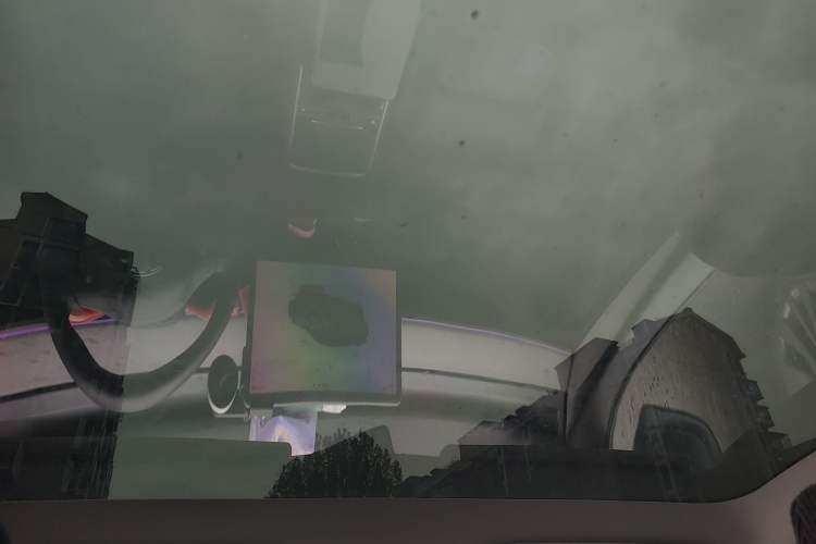 Used Tesla Model Y 2023 Rear-Wheel-Drive Version Headliner