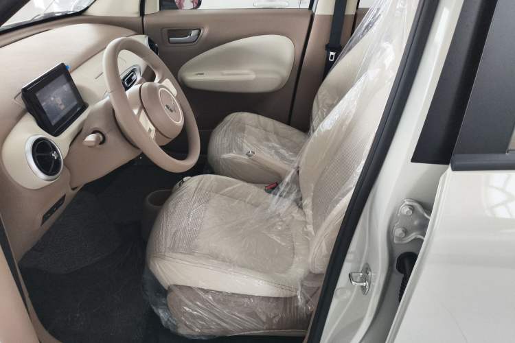 Used Wuling Hongguang MINIEV 2025 Four-Door Version Advanced Edition Left Front Seat