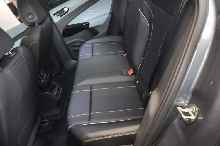 Used Volkswagen ID.4 X 2025 Smart Version Pure & Intelligent Enjoyment Edition Left Rear Seat