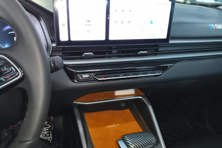 Used Geely Auto Emgrand 2025 4th Generation 1.5L CVT Longteng Edition
