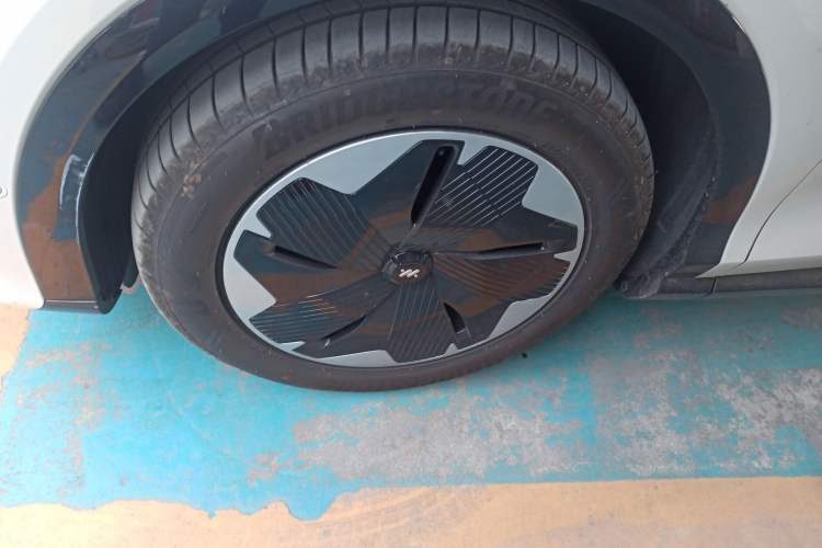 Used IM LS7 2023 90 kWh Elite Rear-Drive Version