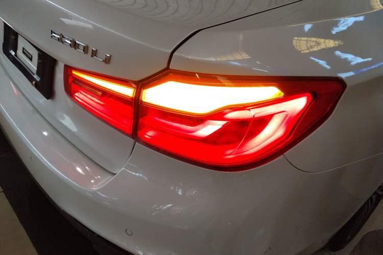 Used BMW 5 Series 2018 Facelifted 530Li xDrive M Sport Package
