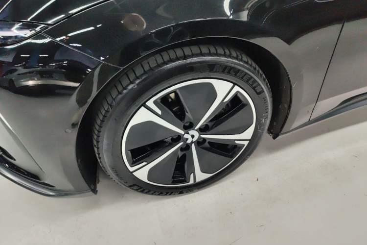 Used Nio ET5T 2024 75kWh Touring Left Front Wheel Hub