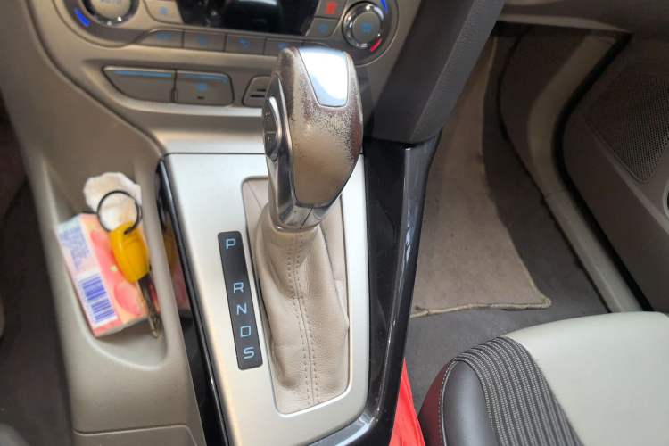 Used Ford Focus 2012 Hatchback 1.6L Automatic Fashion Edition
