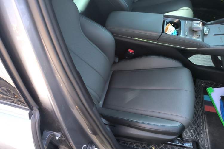 Used BYD Qin L 2025 DM-i Smart Drive 80KM Leading Model