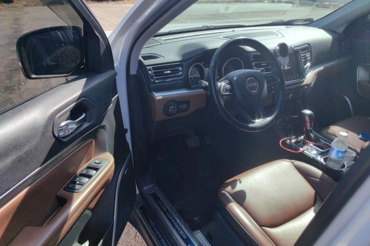 Used Jeep Grand Commander 2022 2.0T Four-Wheel Drive Luxury Edition
