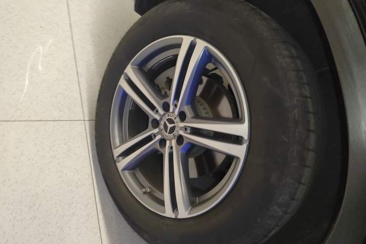 Used Mercedes-Benz GLC 2020 GLC 260 L 4MATIC Luxury Model Right Rear Wheel Hub