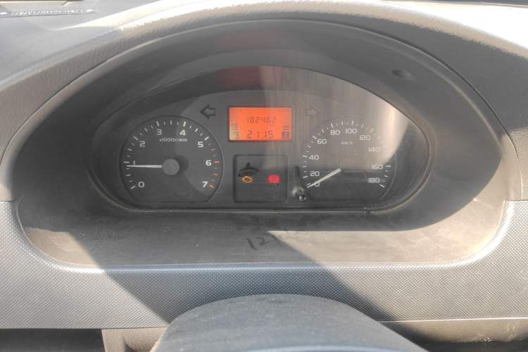 Used Wuling Rongguang 2012 1.5L Extended Basic Version Odometer Close Up