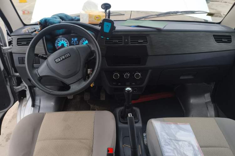 Used Jinbei Hiace X30 CNG 2023 1.5L Natural Gas Super-Enjoyment Passenger Van 5/6/7 Seats No Air Conditioning SWCC15M
