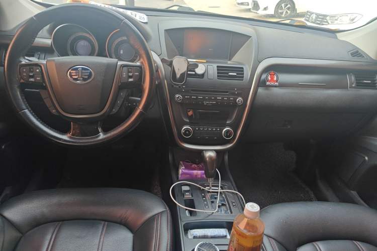 Used Bestune X80 2015 2.0L automatic comfort version
