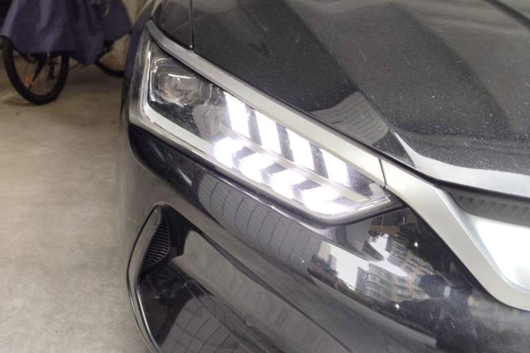 Used BYD Qin PLUS 2024 Honor Edition EV 510KM Beyond Model Right Front Headlight