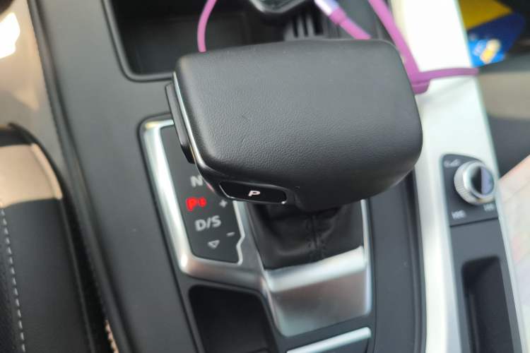 Used Audi A4L 2022 40 TFSI Luxury Dynamic Model