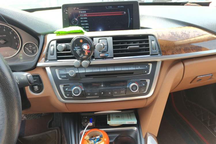 Used BMW 3 Series 2013 320Li Luxury Design Package Audio And AC Panel