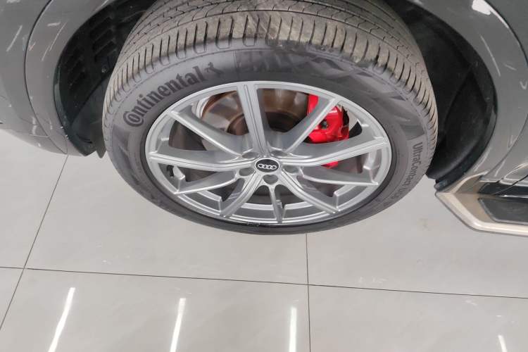 Used Audi Q5L 2022 40T Fashionable and Dynamic Model Exterior 4