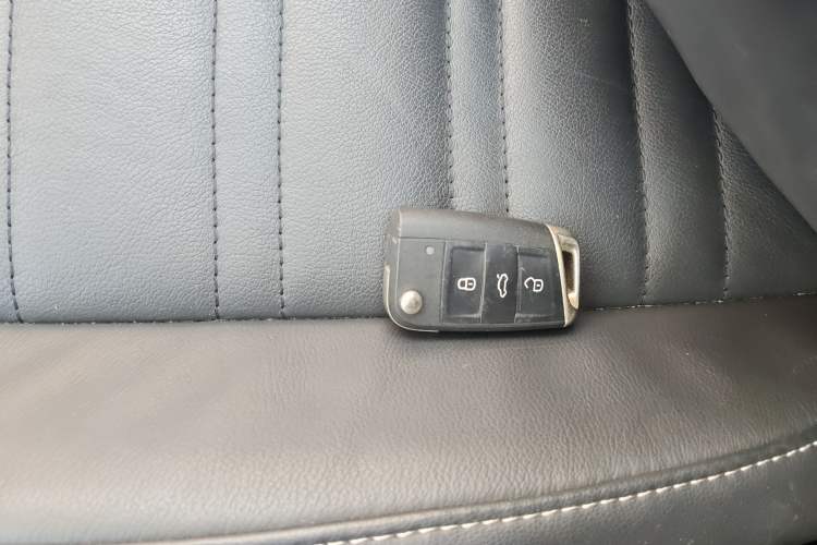 Used Volkswagen Touran 2018 Volkswagen Touran L 280TSI DSG Boundary Luxury Edition 7 Seats China VI Standard
