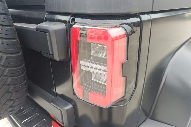 Used BAIC Off-Road BJ40 2023 2.0D Automatic Four-Wheel Drive Blade Hero Edition Adventurer Type
