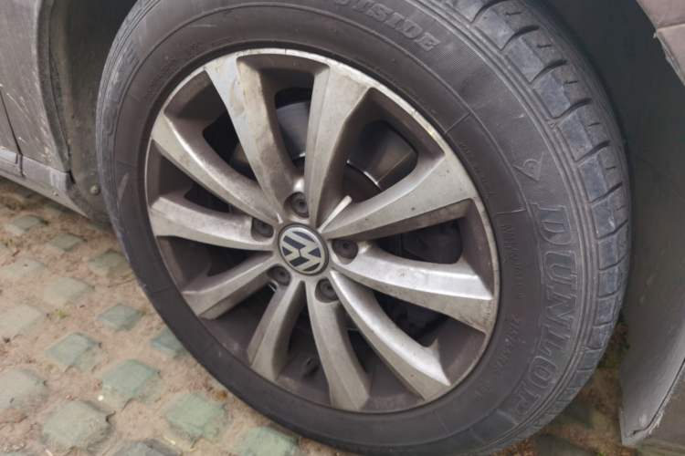 Used Volkswagen Magotan 2013 1.8TSI Luxury Model Right Front Wheel Hub