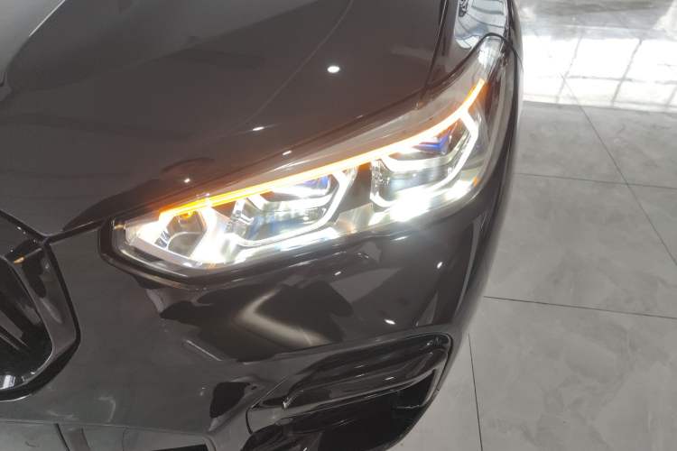 Used BMW X5 2022 xDrive 40Li Luxury Edition M Sport Package