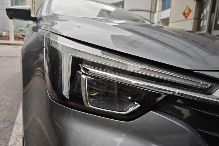 Used Roewe i6 MAX 2020 300TGI Automatic "Swell Cool Smart Drive" Edition