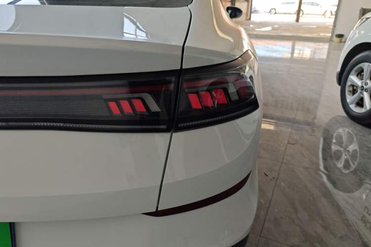 Used Volkswagen Lamando 2025 Lavida L 280TSI DSG Spicy Edition Right Rear Taillight