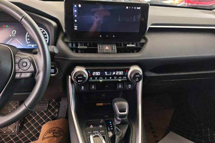 Used Toyota RAV4 2023 2.0L CVT Two-Wheel Drive Fashion Plus Edition Audio And AC Panel