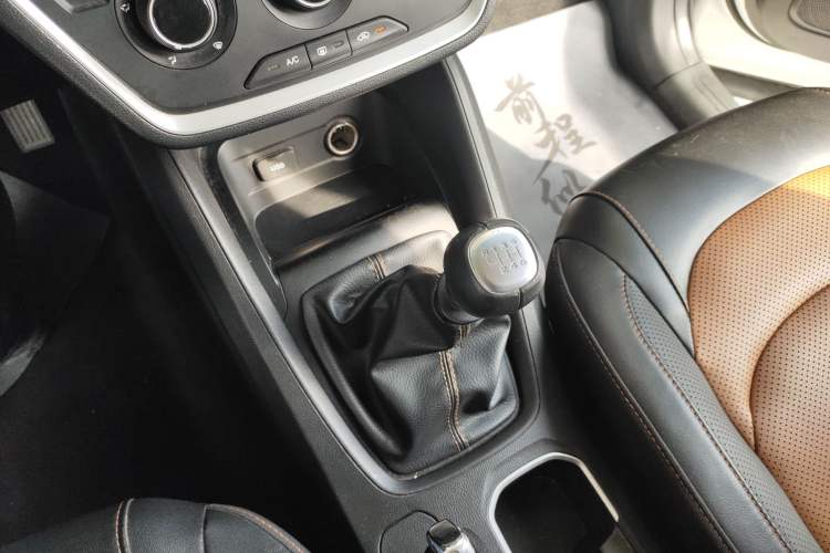 Used Wuling Hongguang S3 2018 1.5L Manual Comfort Model China V Standard Gear Lever