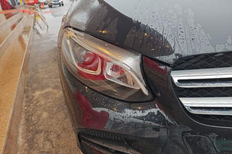 Used Mercedes-Benz GLC 2018 Facelift GLC 260 4MATIC Luxury Edition
