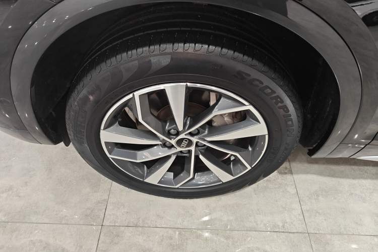 Used Audi Q5L 2022 40T Luxury Elegant Model