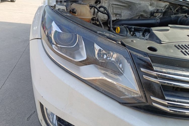 Used Volkswagen Tiguan 2015 1.8TSI Automatic Two-Wheel Drive Trend Edition Right Front Headlight