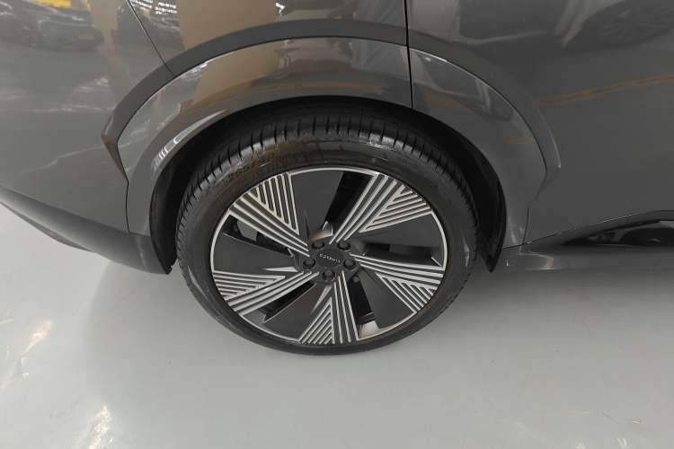 Used Lynk & Co 08 EM-P 2023 120km Long-Range Pro
