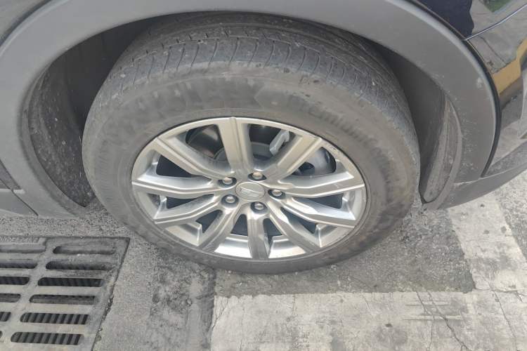 Used Cadillac XT4 2020 Revised Version 28T Two-Wheel Drive Luxury Edition Right Front Wheel Hub