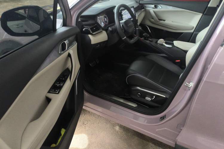 Used Lynk & Co 06 2021 1.5T Shero Pink Special Edition