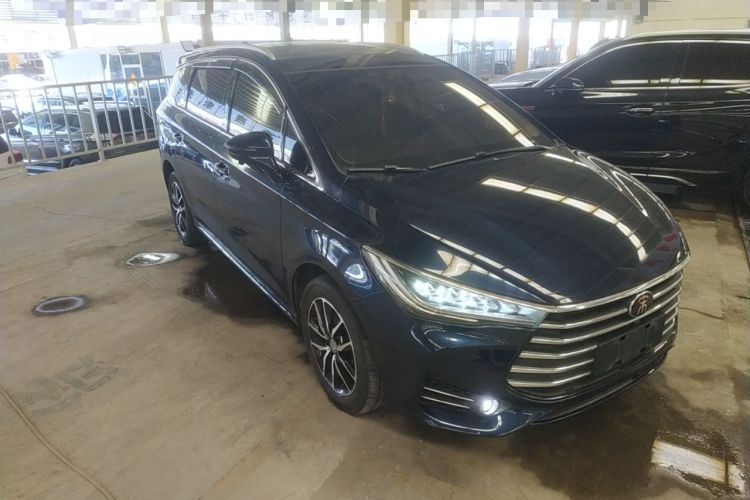 Used BYD Song MAX 2018 1.5T Automatic Smart Connect Elite Model with 6 Seats Front Right 45 Deg