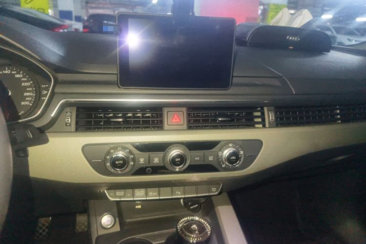 Used Audi A4L 2018 30th Anniversary Edition 40 TFSI Trendy Model
