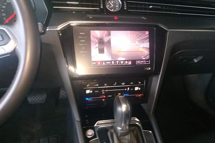 Used Volkswagen Magotan 2020 330TSI DSG Leading Model Audio And AC Panel