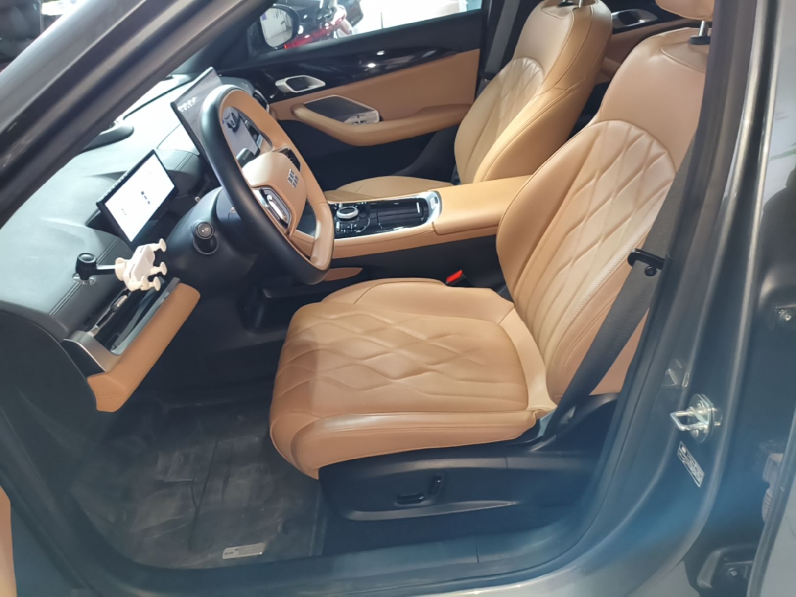 Geely Galaxy A7 2025 Model EM-i 150km Exploration+ Edition — снимка 17