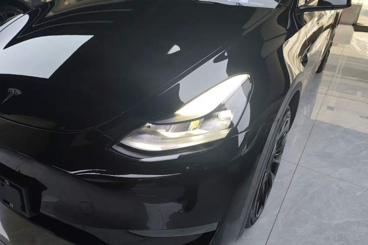 Used Tesla Model Y 2021 Long-Range All-Wheel-Drive Version 3D7
