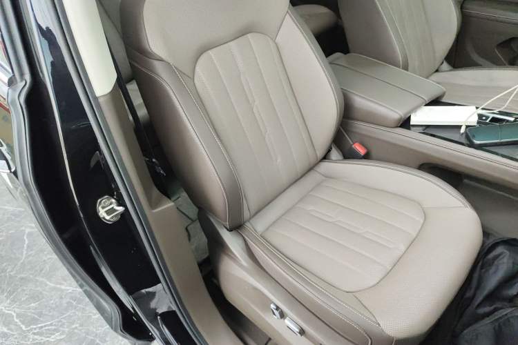 Used Volkswagen Viloran 2022 380TSI Luxury Edition