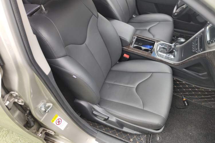 Used CHANGAN Raeton 2014 1.8T Automatic Prestige Anniversary Edition China IV Standard Right Front Seat