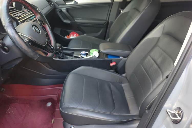 Used Volkswagen Tiguan L 2018 Facelift 330TSI Automatic Two-Wheel Drive Luxury Edition Left Front Seat