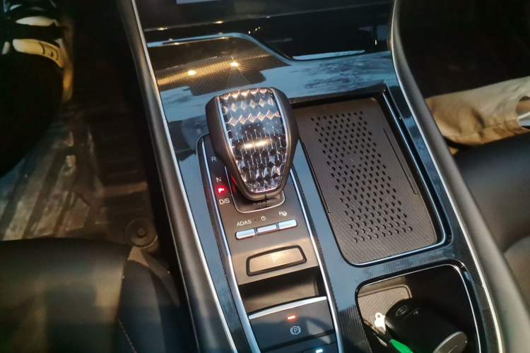 Used GAC Trumpchi GS4 PLUS 2023 390T Automatic Nebula Edition Gear Lever