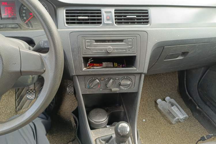 Used Volkswagen Santana 2013 1.6L Manual Fashion Edition
