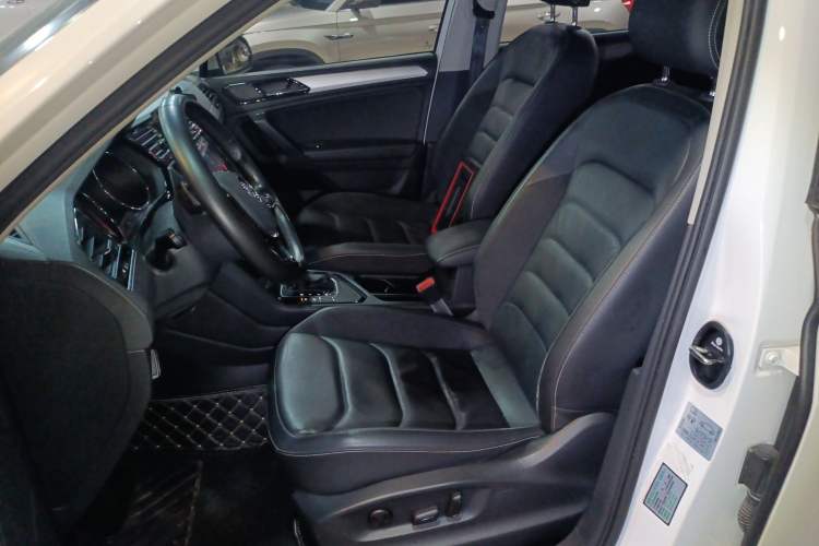 Used Volkswagen Tiguan L 2020 330TSI Automatic Two-Wheel Drive Panoramic Comfort Edition China VI Standard