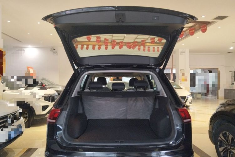 Used Volkswagen Tiguan L 2025 Model, Outstanding Version, 300TSI Automatic Two-Wheel Drive Longteng Edition
