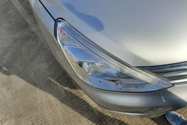 Used Nissan Livina 2013 1.6XE CVT Comfort Edition Right Front Headlight